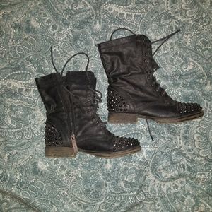 Combat boots